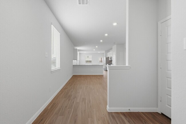 Building Photo - 2405 Bray Head Dr