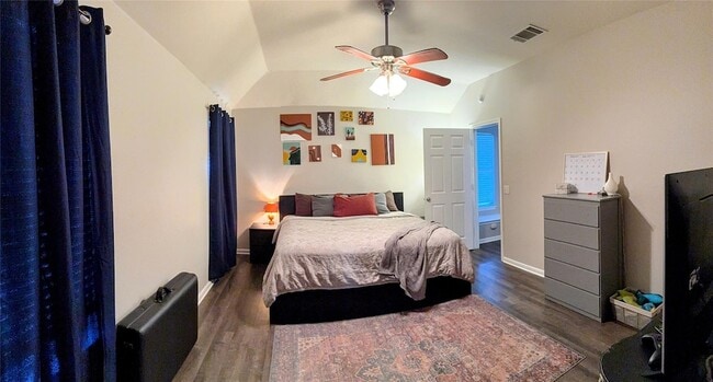 Building Photo - 541 Zebra Dr