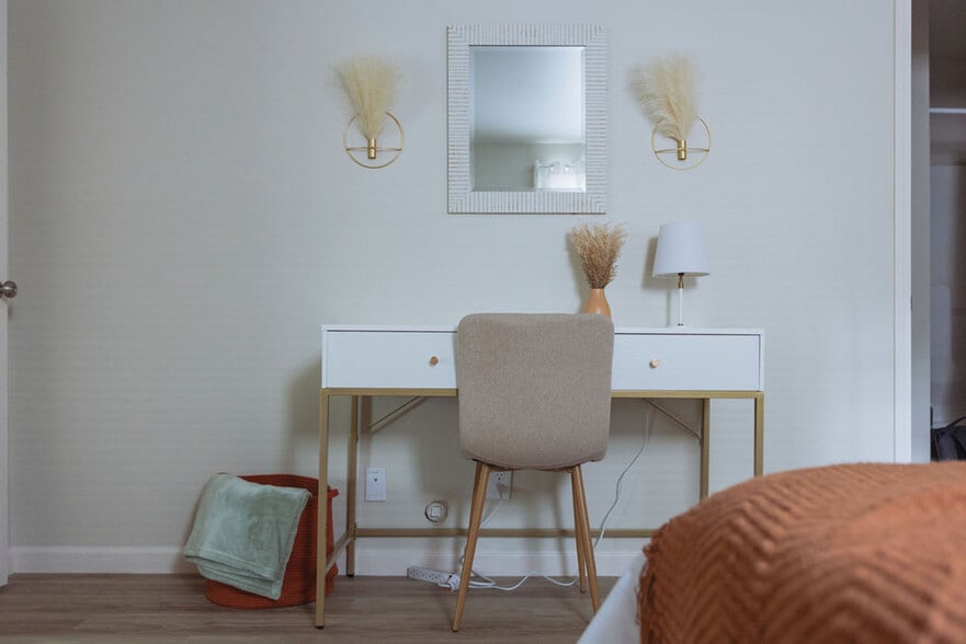 Building Photo - 308 Lamont St