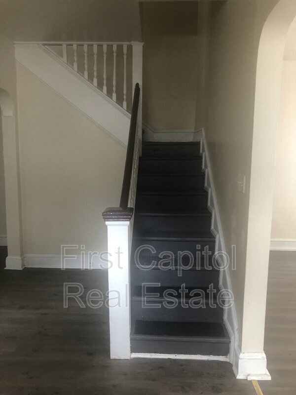 Building Photo - 115 S West St