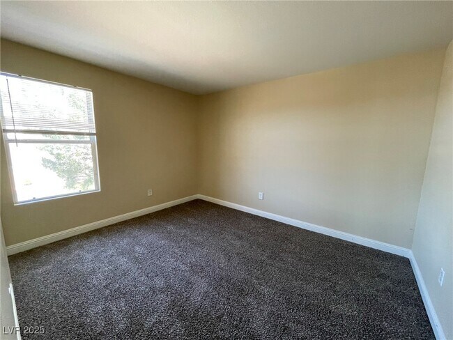 Building Photo - 5055 W Hacienda Ave