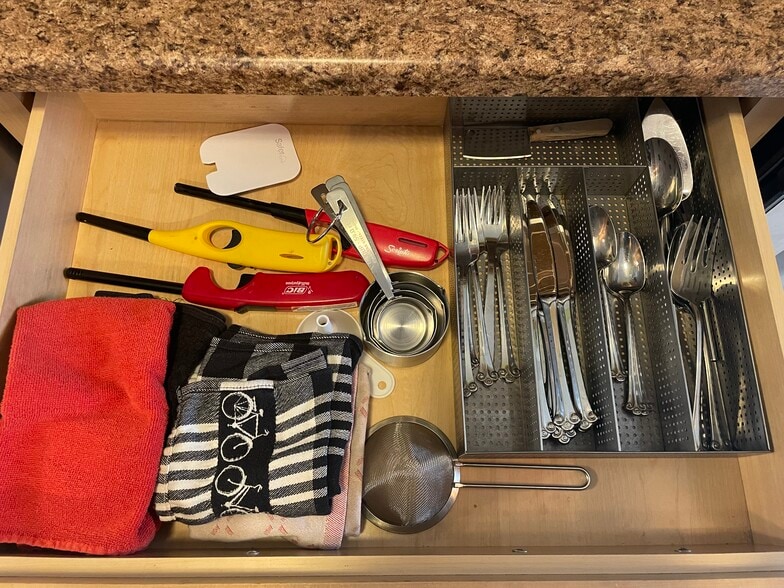 Building Photo - 2863 Foster Ave