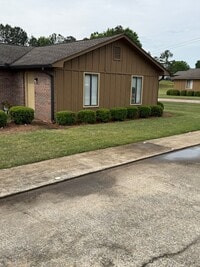 Building Photo - 83 Evergreen Ln