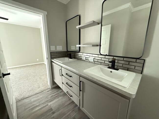 Building Photo - 7197A Holyoke Ct