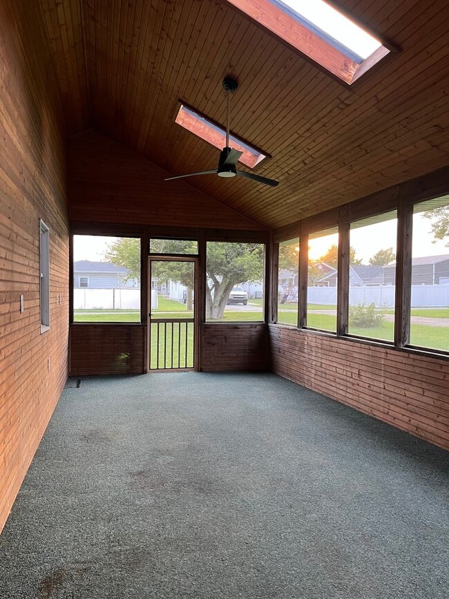 Building Photo - 3 bedroom 1 bath