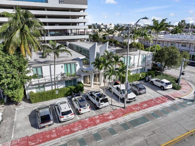 Primary Photo - 1601 West Ave