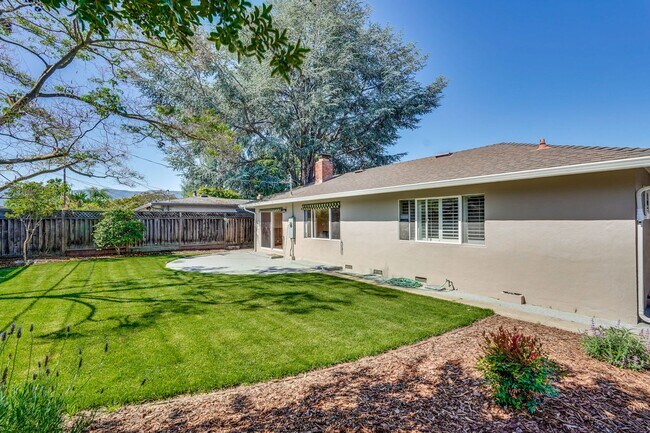 Building Photo - Welcome Home to Beautiful Cambrian Park Ne...