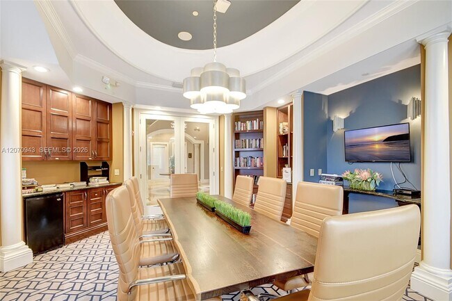 Building Photo - 2206 Tuscany Way