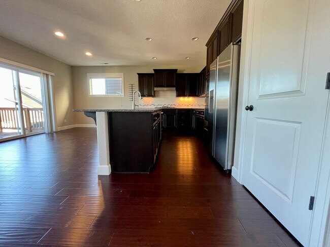 Building Photo - Wonderful 5 Bedroom 3.5 Bath Bethany Home!