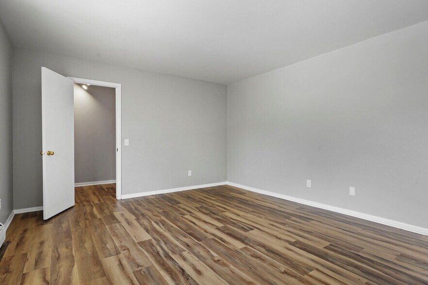 Building Photo - 5006 Whitcomb Dr