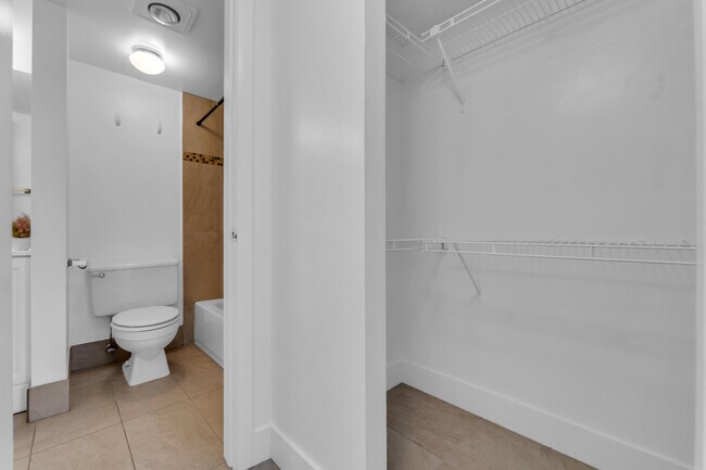 Building Photo - 1224 S Military Trail