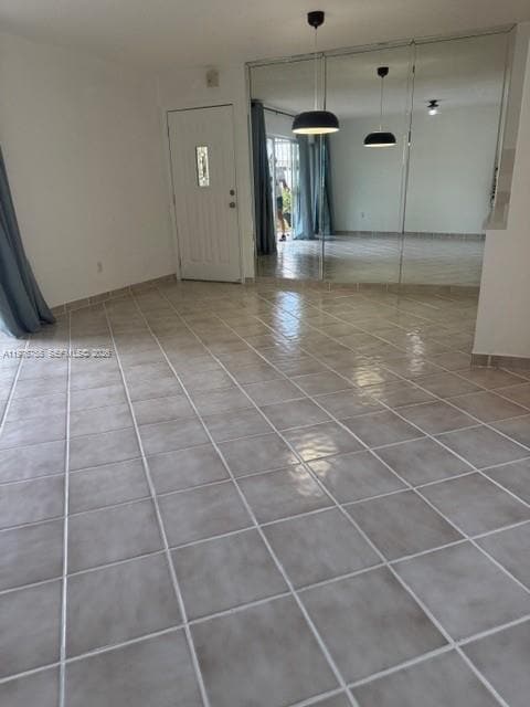 Building Photo - 520 NE 38th St