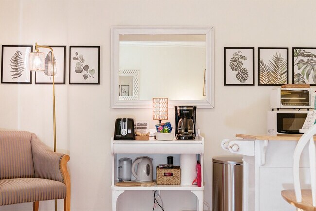 Building Photo - 519 28th St