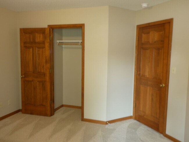 Building Photo - Beautiful home off Chapel Hill Rd