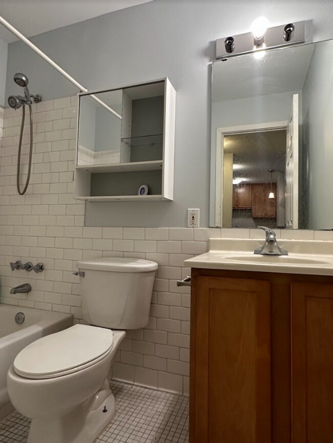 Building Photo - 3729 Snelling Ave