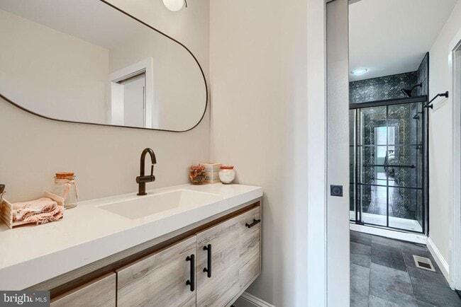 Building Photo - 2630 E Baltimore St