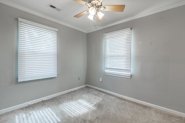 Building Photo - Welcome to this charming home in Newport News "ASK ABOUT OUR ZERO DEPOSIT"