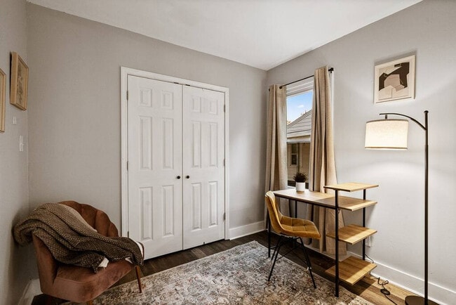 Building Photo - 2 Mead Dr