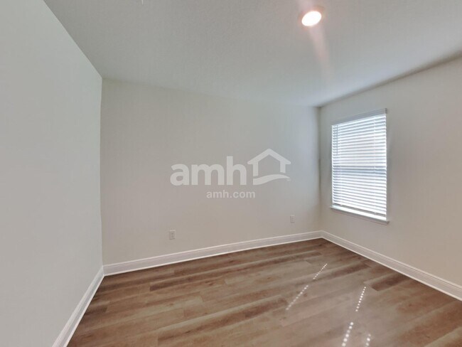 Building Photo - 27120 St Andrews Ave