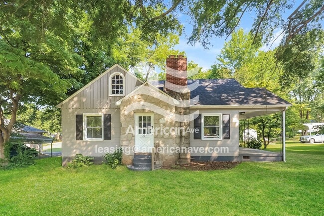 Building Photo - 207 Hampton Ave