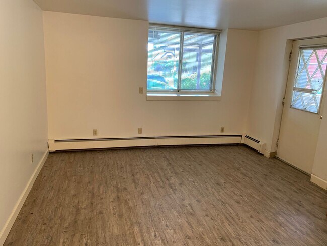 Building Photo - 127 Langdon St