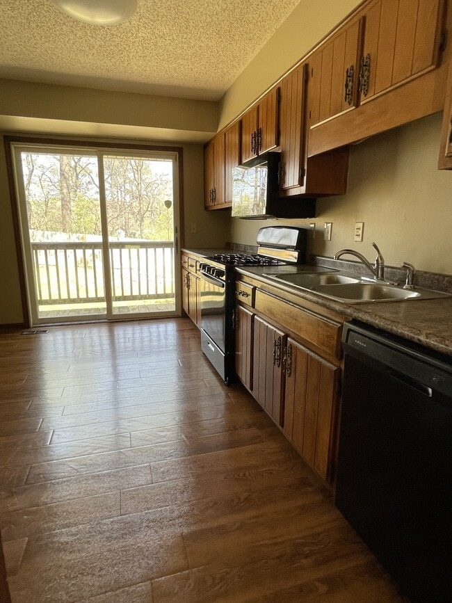 Building Photo - 2018 Timberridge Dr