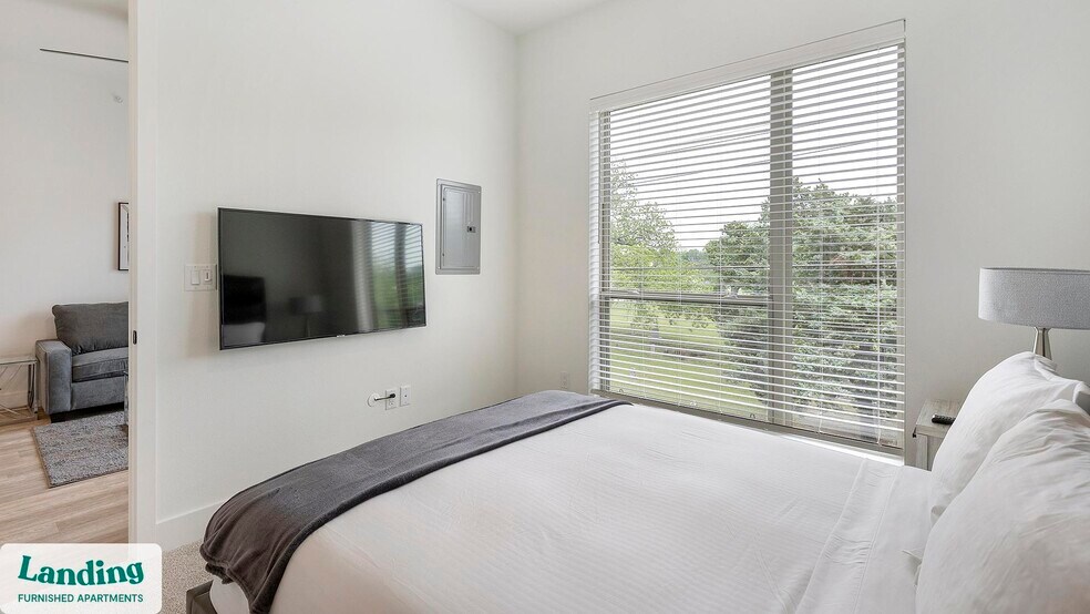 Building Photo - 650 E Sycamore St