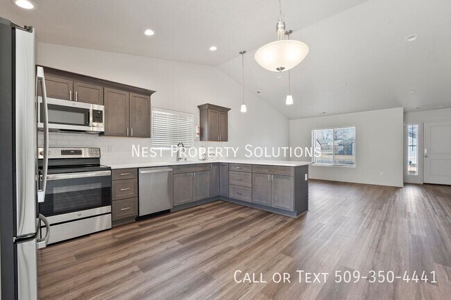 Building Photo - 422 N Washington St