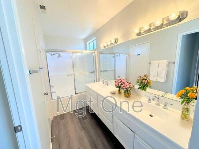 Building Photo - 29784 Camino Cristal