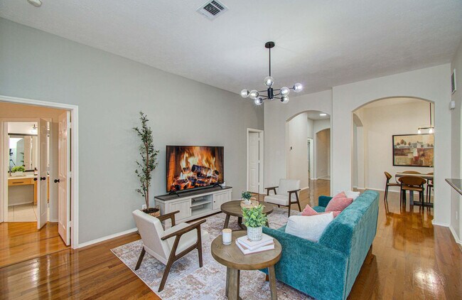 Building Photo - 7211 Crescent Mills Dr