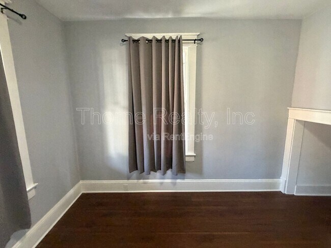 Building Photo - 835 Sunset Ave