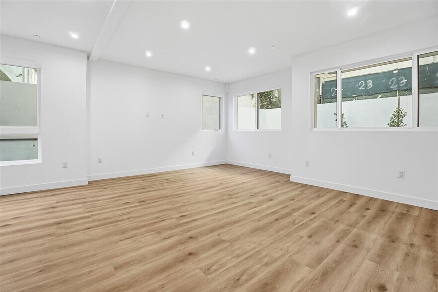 Building Photo - 1820 Prosser Ave