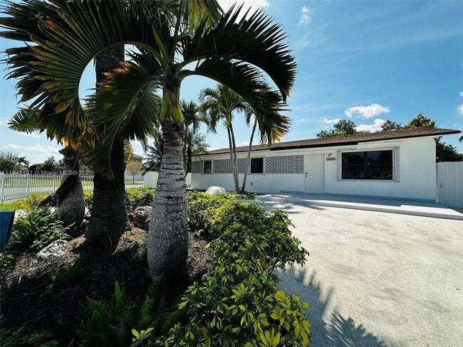 Building Photo - 30120 SW 152nd Ave