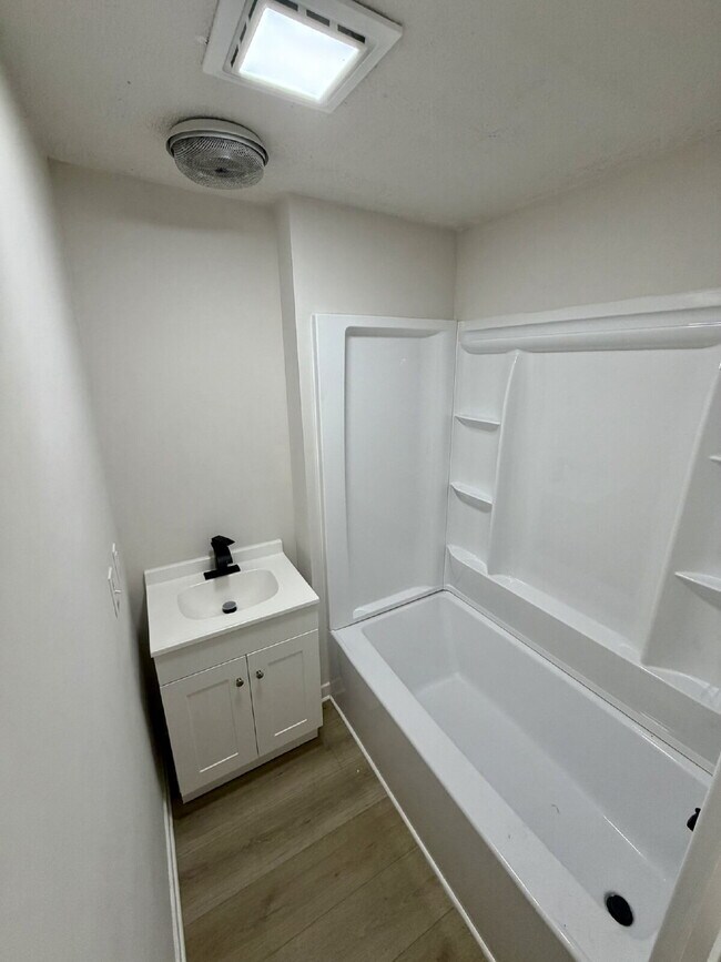 Building Photo - Newly Remodeled 2BR/2BA East Nashville Home with Covered Front Porch, Huge Deck, Spacious Backyar...