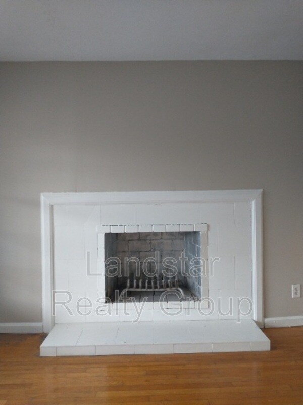 Building Photo - 6613 Manslick Rd