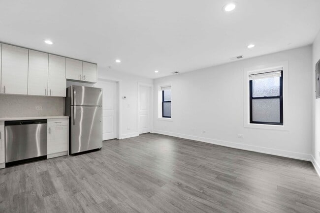 Building Photo - 3648 S Paulina St