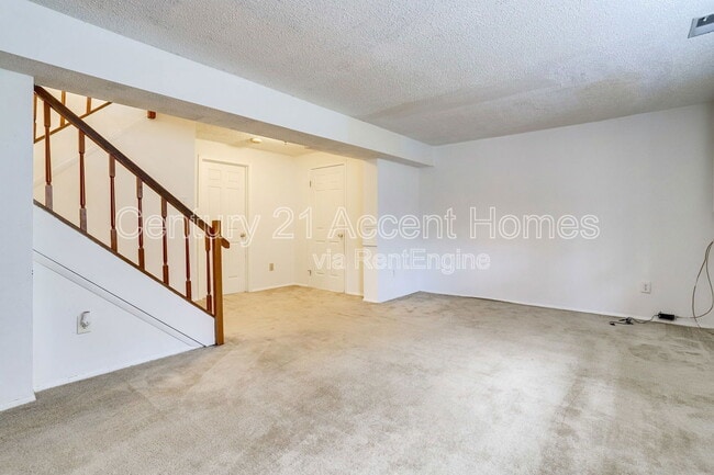 Building Photo - 5328 Larochelle Ct