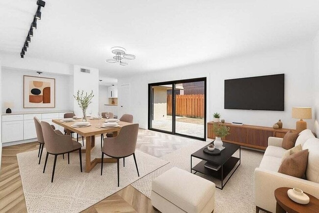 Building Photo - 3007 San Clara Dr