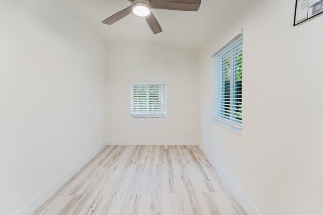 Building Photo - 323 Spanish River Blvd