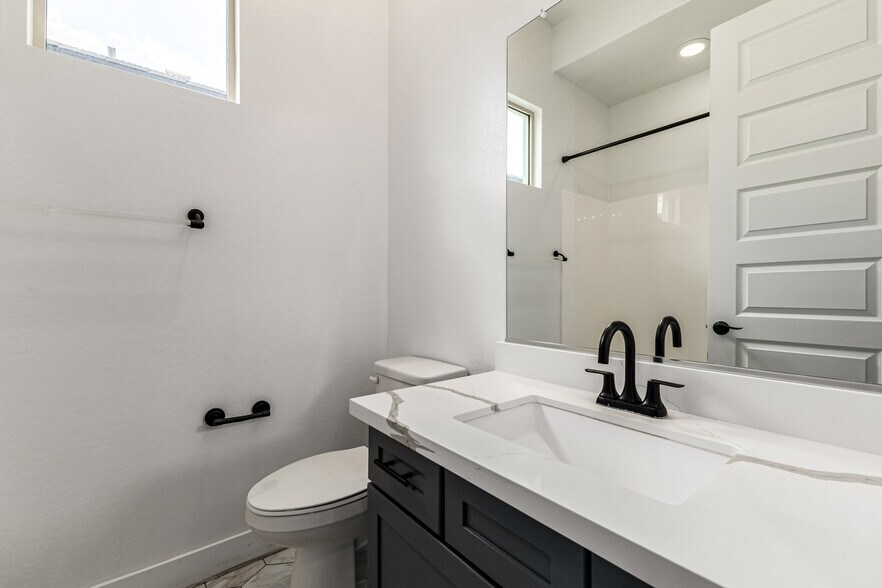 Building Photo - 20954 E Mayberry Rd