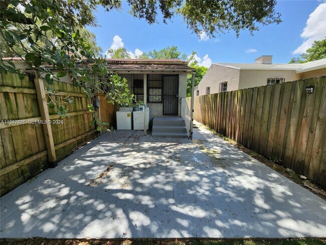 Building Photo - 8295 NE 3rd Ave