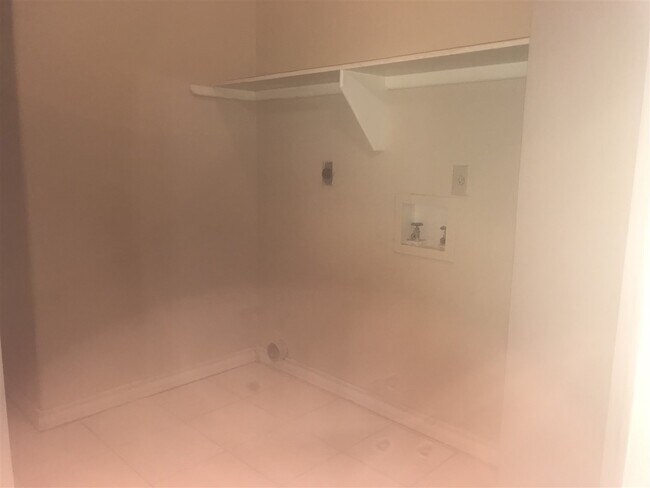 Building Photo - 411 Shiloh Dr