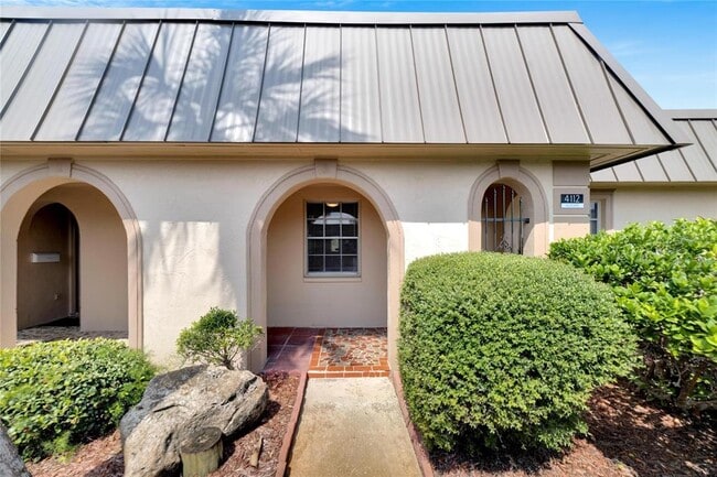 Building Photo - 4112 Hampton Dr