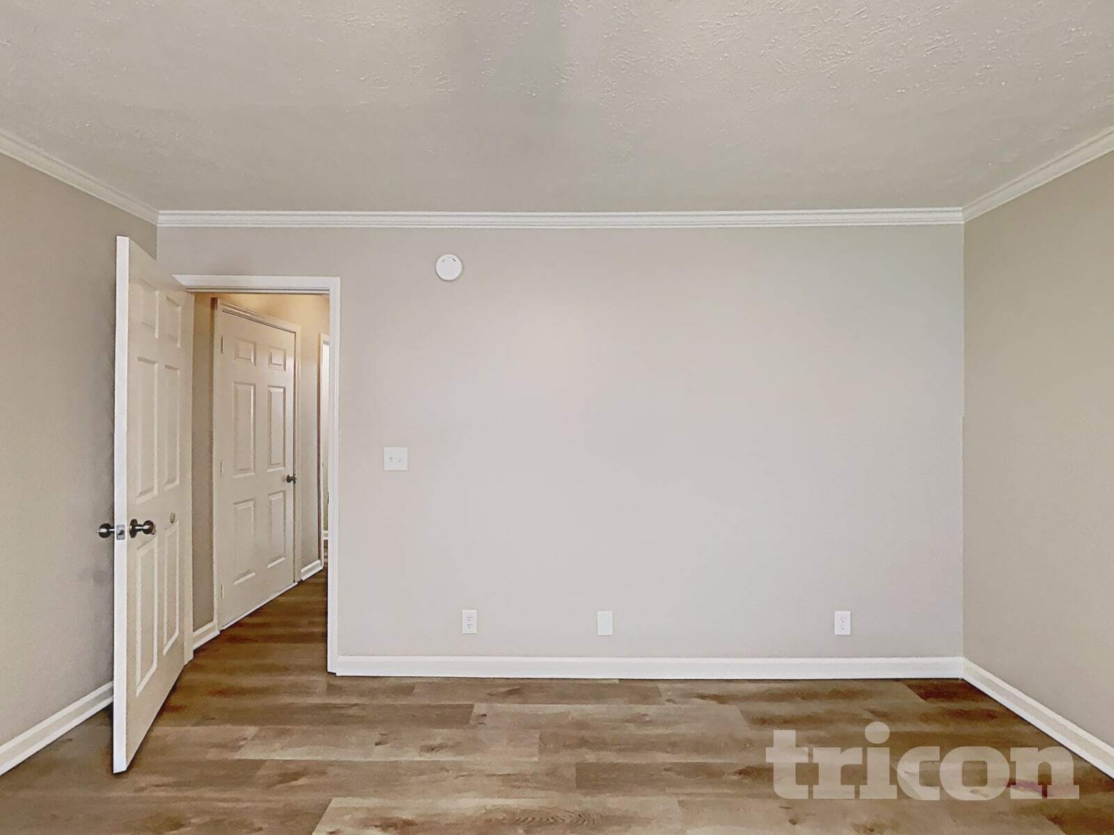 Building Photo - 5013 Claude Dr