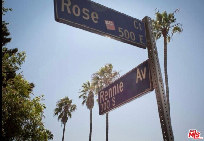 Building Photo - 338 Rennie Ave