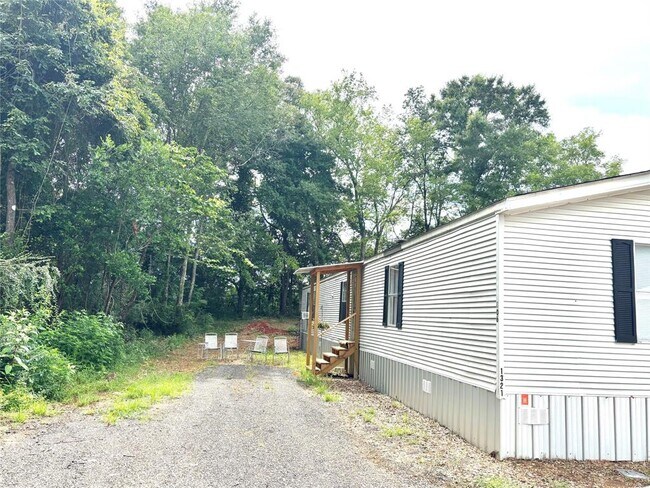 Building Photo - 1321 Gator Hl Dr