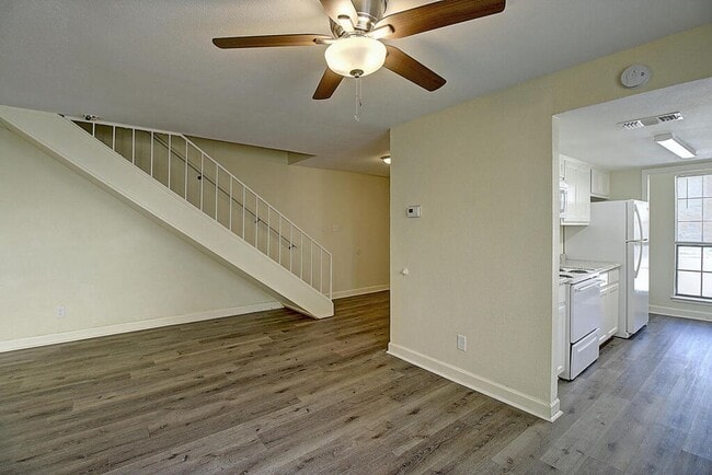 Building Photo - 2314 Capitan Dr