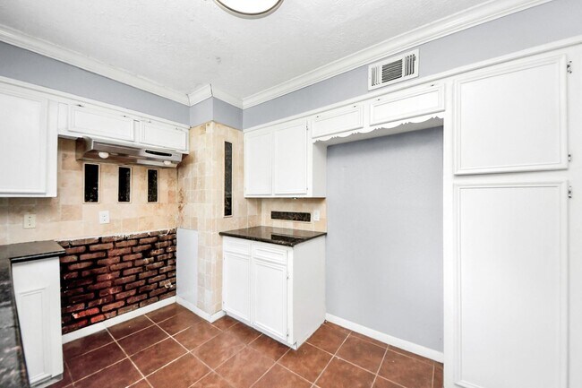 Building Photo - Charming and well-maintained home in the heart of Pasadena!