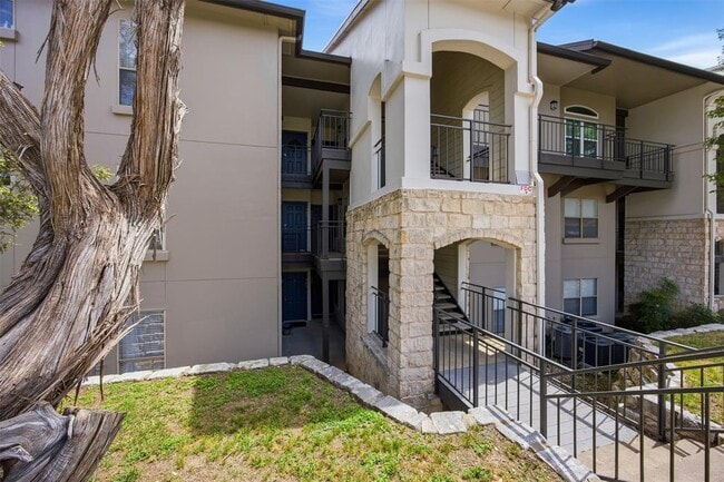 Building Photo - 6000 Shepherd Mountain Cove
