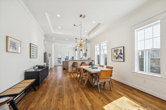 Building Photo - 304 Walton St